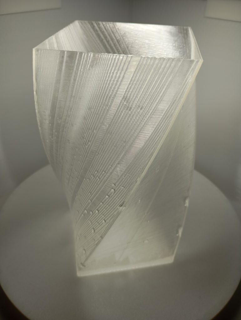 Spiralvase Tetragon Transparent 01