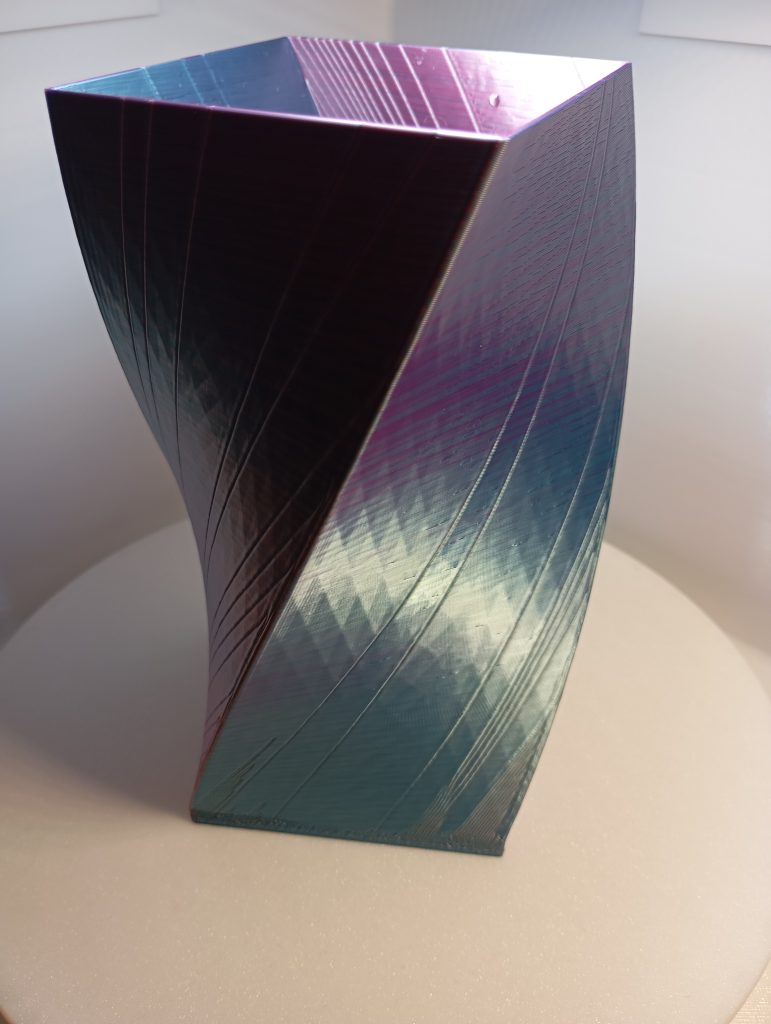 Spiralvase Tetragon 01