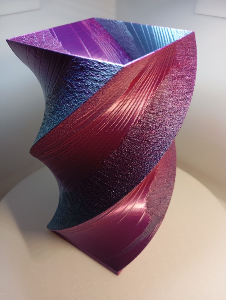 Spiralvase Tetragon 02